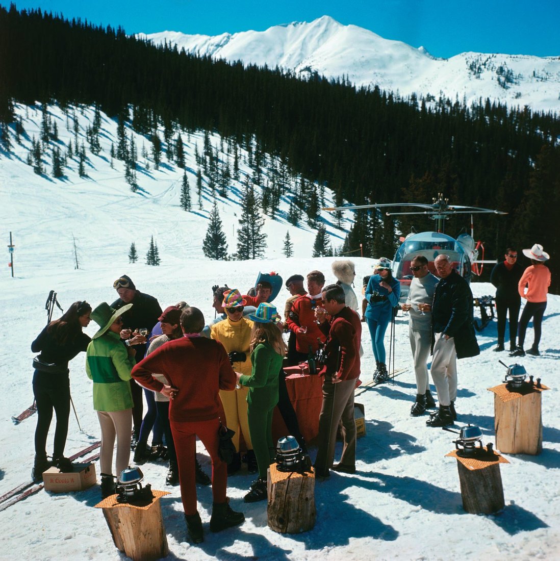 A stand-up fondue picnic organized by Holiday magazine held for skiers. The guest list included Howard Head, Stein Eriksen and more. PHOTO BY SLIM AARONS/STRINGER/COURTESY OF GETTY