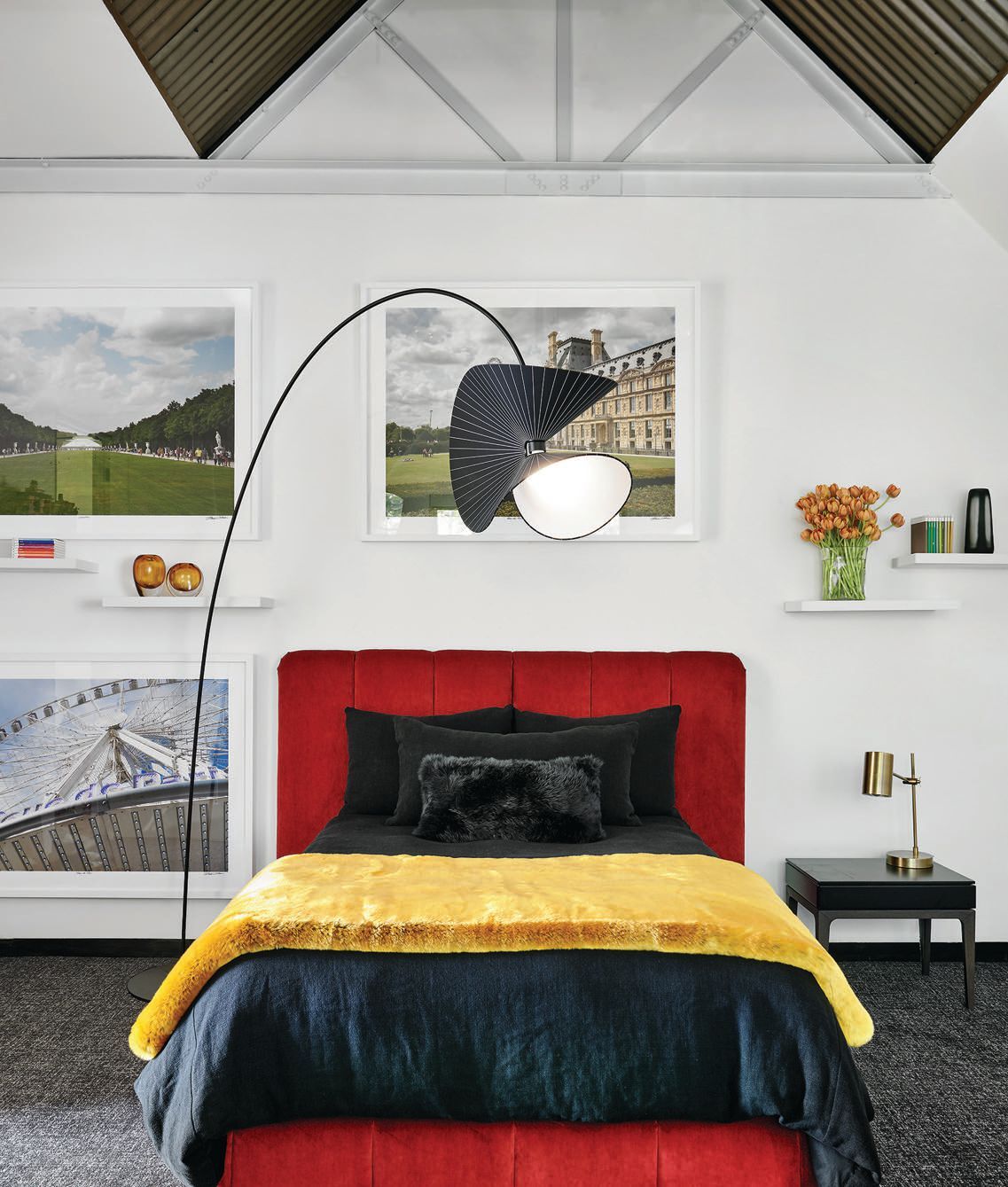 The interior of the son’s room is inspired in coloration and design by visits to Paris. 